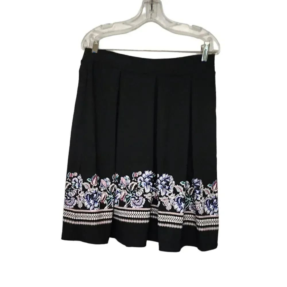 East 1946 A-line Pleated Floral Accent Skirt Size Medium